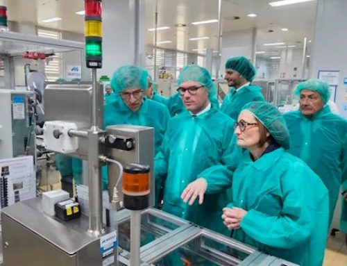 Le ministre délégué chargé de l’Industrie annonce 2 millions euros d’aide à Mayoly Pharma à Dreux