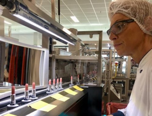 Près de Noyon, l’usine L’Oréal investit dans de nouvelles lignes et recrute face au boom du maquillage de luxe